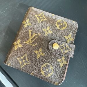 Authentic Louis Vuitton Monogram Wallet Compact